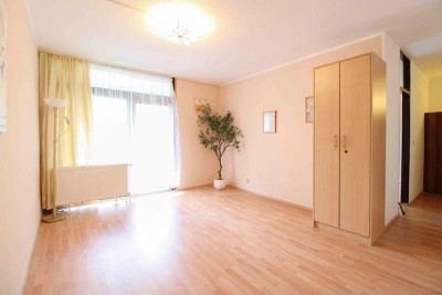 Charmante Wohnung in Top-Lage – Loggia, Aufzug & Nähe zur Bummelallee