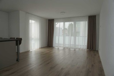 Moderne, lichtdurchflutete 4-Zimmer Wohnung mit Balkon!