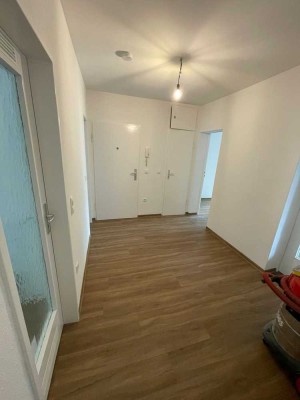 Besichtigung am 16.08.2025 11 Uhr: 3-Raum-Wohnung mit Balkon in Frankfurt, WG geeignet