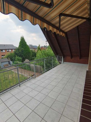 Modernisierte 4-Raum-Wohnung mit großem Südwest-Balkon