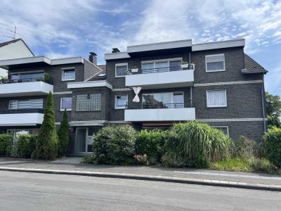 Renovierte 2 Zimmer Wohnung mit großer Loggia in Moers