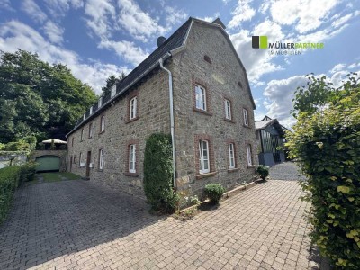 Charmante Erdgeschosswohnung mit Stellplatz und Garage in Mulartshütte!