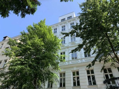 Zweitbezug: 2-Zimmer-DG-Wohnung (84m2) mit Dachterrasse, EBK, Aufzug, Fußbodenheizung