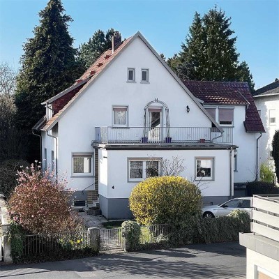 Großes Mehrgenerationen-Haus mit großem Garten in Friedrichsdorf