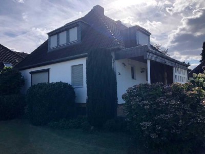 Günstiges, gepflegtes 7-Raum-Einfamilienhaus mit EBK in Garbsen