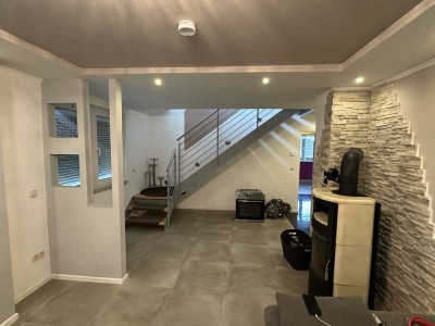 Hochwertig renoviertes Wohnhaus zum attraktiven Preis, nahe Bamberg, PV-Anlage, Terrasse, Carport