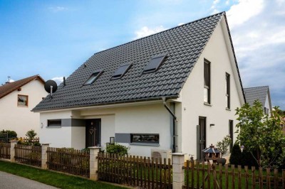 DABRINGHAUSEN: Modernes Haus mit 5 Zimmern auf rund 400 m² Grundstück