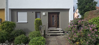 Modernisiertes Reihenmittelhaus in idyllischer Lage von Zirndorf – 7 Zimmer, großer Garten, verfügba