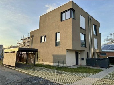 Zweitbezug (Neubau): Doppelhaushälfte, 5 Zimmer, 157 qm, Carport, Terrassen + Süd-West-Garten