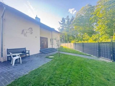 Ebenerdig Wohnen  oben vermieten: Zwei Wohneinheiten mit großem Garten, Vollkeller und Garage
