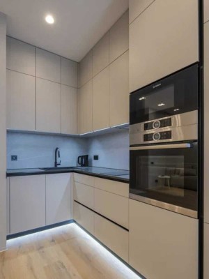 Stilvolle, modernisierte 1-Zimmer-Wohnung mit Balkon und Einbauküche in Landshut