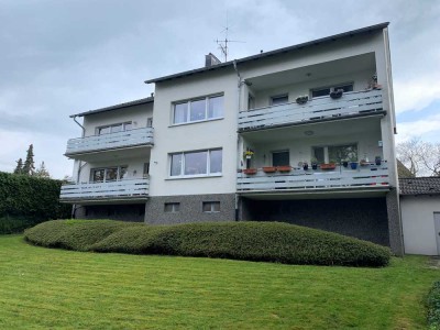 * EINBAUKÜCHE * Balkon * Parkettböden * 2 Zimmer * frisch renoviert **