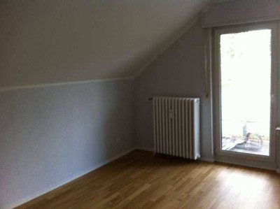 Komplett sanierte 2-Zimmer Dachgeschosswohnung in Uni-Klinik-Nähe