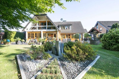 Großzügige und modernisierte Villa mit Traumgrundstück