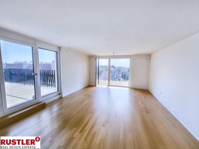 PRÄCHTIGE 4 ZIMMER-WOHNUNG - KÜCHE + 2 BÄDER + 2 TERRASSEN + FITNESSRAUM - ATTEMSGARTEN