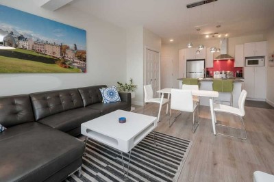 Exklusive, modernisierte 2-Raum-Wohnung mit Balkon und EBK in Achim