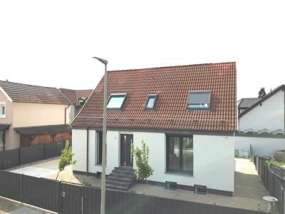 Freistehendes Einfamilienhaus|Professionell Kernsaniert & Energieeffizient Klasse A!
