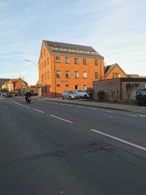 Barrierefreie Wohnung mit Aufzug und Balkon