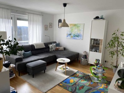 Helle 3-Zimmer-Wohnung mit Balkon und Einbauküche in Tübingen