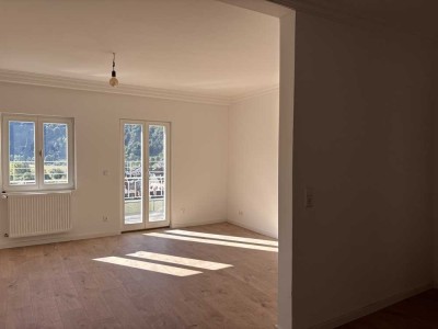 Exklusive Mietwohnung in kernsanierter Jugendstilvilla mit Neckarblick und Wintergarten