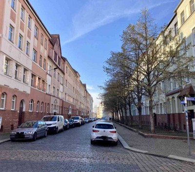 Frisch Sanierte 2 Zimmer Wohnung mit Balkon