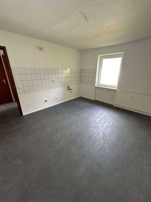 Schöne 2,5 Zimmer Wohnung mit Einbauküche