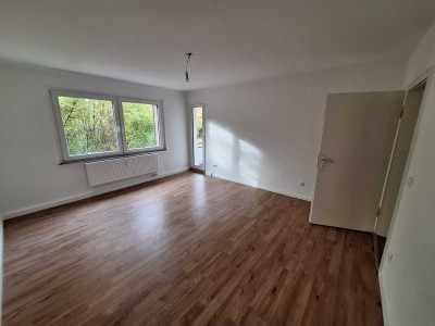 3 Raum Wohnung mit schönem Balkon in ruhiger Lage im Erdgeschoss