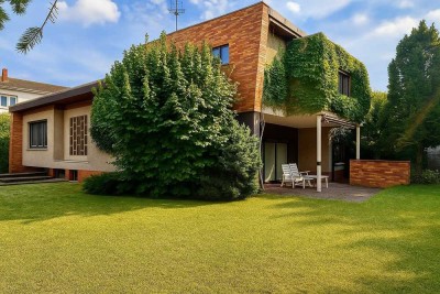 Einfamilienhaus im Bauhaus-Stil in Groß-Zimmern. Großzügiges Grundstück, solide Substanz