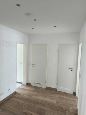 3 Zimmer Erdgeschoss Wohnung inkl Garage, 69qm .
