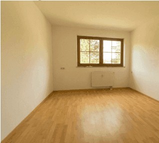 Sonnige, sanierte 2-Zimmer-Wohnung mit Loggia und Parkplatz in St. Martin am Tennengebirge