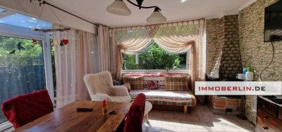 IMMOBERLIN.DE – Toplage! Behaglicher Bungalow mit Tiefgarage & Südgarten