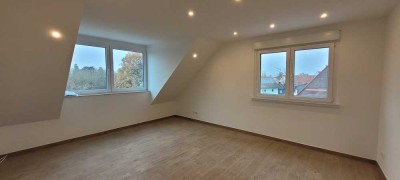 sanierte 2-ZKB-Wohnung im DG mit Blick auf das Schloss