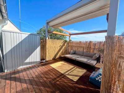 Neuwertige 3-Zimmer-Dachgeschosswohnung mit sonnigen Südterrassen in Ruhelage