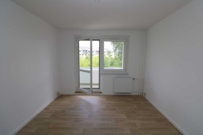 Für den kleinen Geldbeutel...günstige 2-RW mit Wanne & Balkon!!!