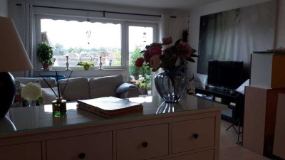Großzügige helle 2 Zimmerwohnung mit Südwestbalkon und TG-Stellplatz