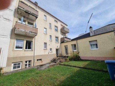 +++Stadtzentrum: Attraktives, gepflegtes 4-Familienhaus mit Südbalkonen, Südgarten und Ausbaurese...