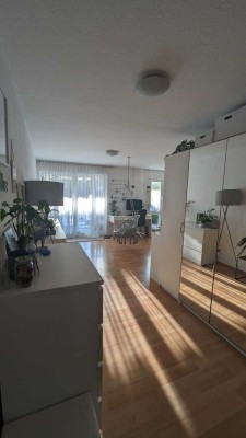 Helle offene 2,5 Zimmer-Wohnung mit Garten in Kornwestheim (Kreidlergebiet)