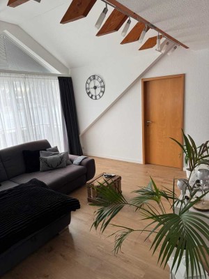 Helle 3-Zimmer DG mit Balkon in Reinheim