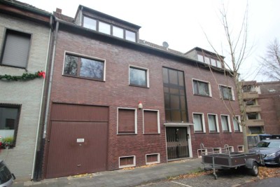 Duisburg - Ruhrort ( Hafenstraße )  schöne helle Dachgeschoßwohnung