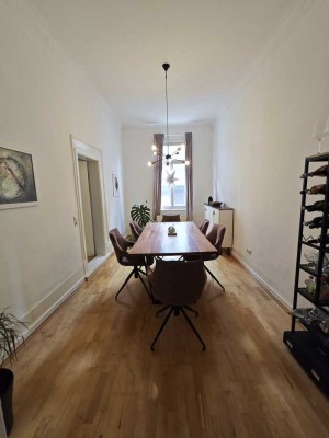 Helle 5-Zimmer-Altbauwohnung in der Esslinger Innenstadt - 114 m², ab November verfügbar