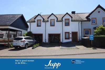 Zweifamilienhaus, vermietet mit Garagen und Garten, Lissendorf (49)