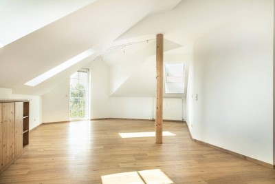 Charmante Dachgeschoßwohnung in der Riedenburg