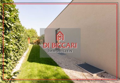 Neubau: Moderne Villa in Aussichtslage mit ELW