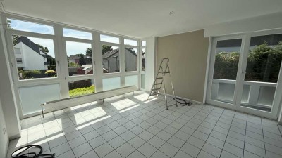 Helle Wohnung mit offener Küche und großem Balkon