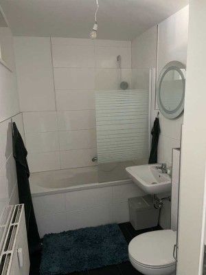 Sanierte 2-Zimmer Wohnung mit EBK - zeitnah verfügbar!