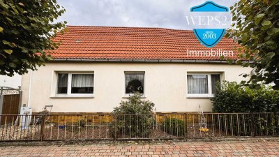 Doppelhaushälfte mit Auffahrt, Garage, Garten und Nebengelass