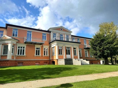 Exklusives Wohnen im historischen Gutshaus am Lankower See (WE04)