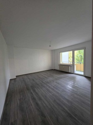 Schicke 3-Zimmer Wohnung mit Balkon im 1. OG in Duisburg-Duissern