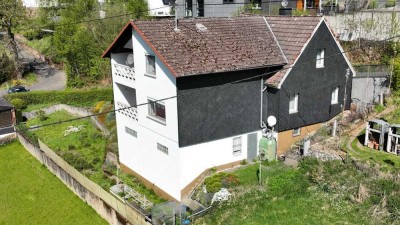 geräumiges Wohnhaus in sonniger Ortsrandlage von Altenseelbach!