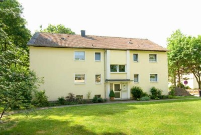 3,5 Zimmer Wohnung mit Balkon und modernem Wannenbad mit Fenster